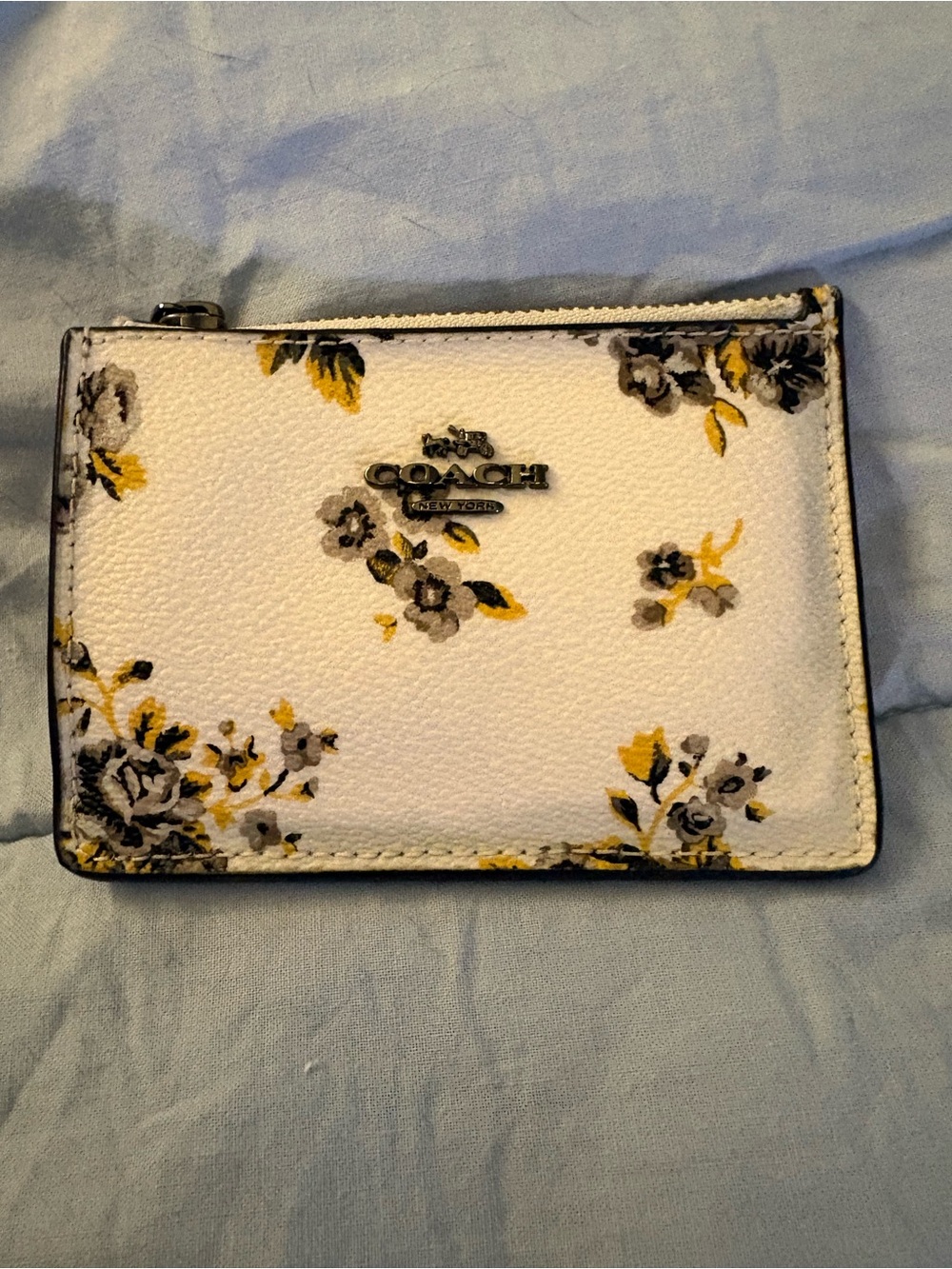 Coach Mini Skinny ID Case and Zip Section featuring a prairie floral print - Picture 3 of 7